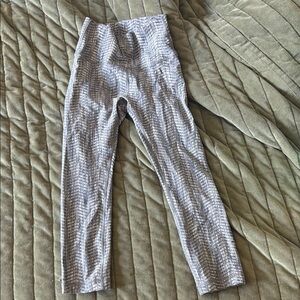 Lulu lemon 4 Gray Patterned Leggings
